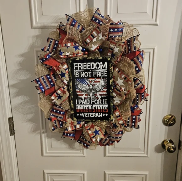 Hand Crafted Red and White Holiday Wreath - Picture 1 of 3